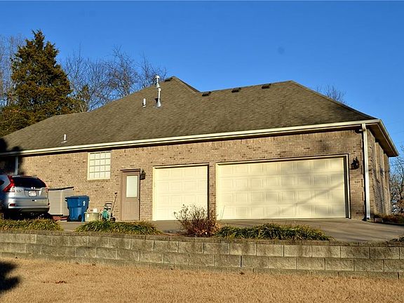 3rd image of 2 Bassingham Dr