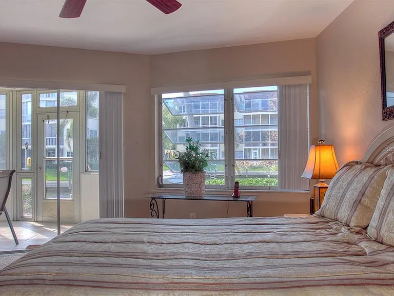 1250 N Portofino Dr #107MAR — Photo 16