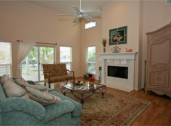 3rd image of 3335 Cove Ln