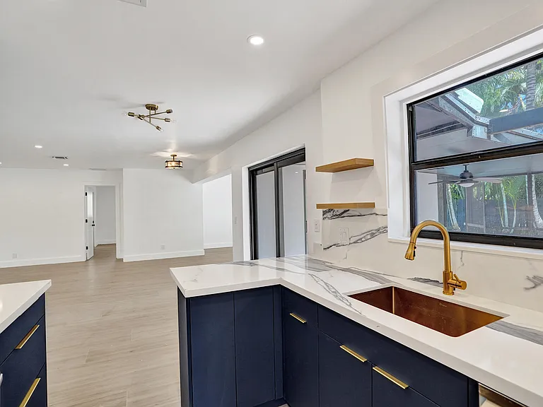 1250 SW 4th St — Photo 25