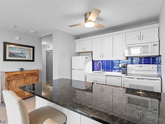 4th image of 7360 Estero Blvd #Penthouse 2