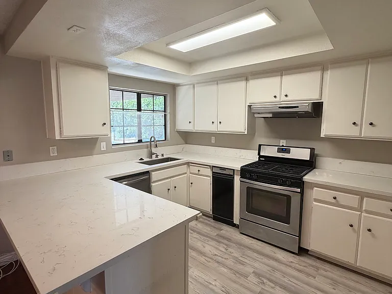 121 N Muscatel Ave #A — Photo 22