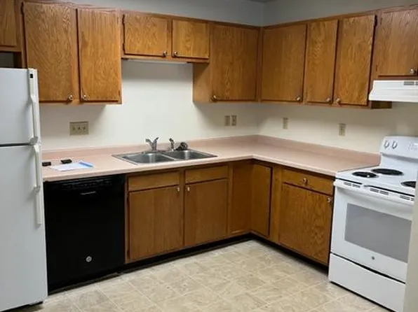 121 County Road Qq #D13, Waupaca, WI 54981