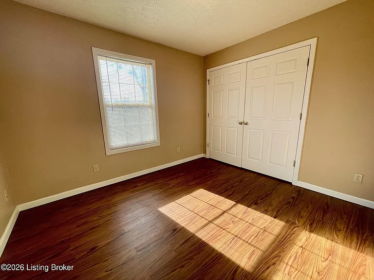 907 E Hackberry St #104 — Photo 6