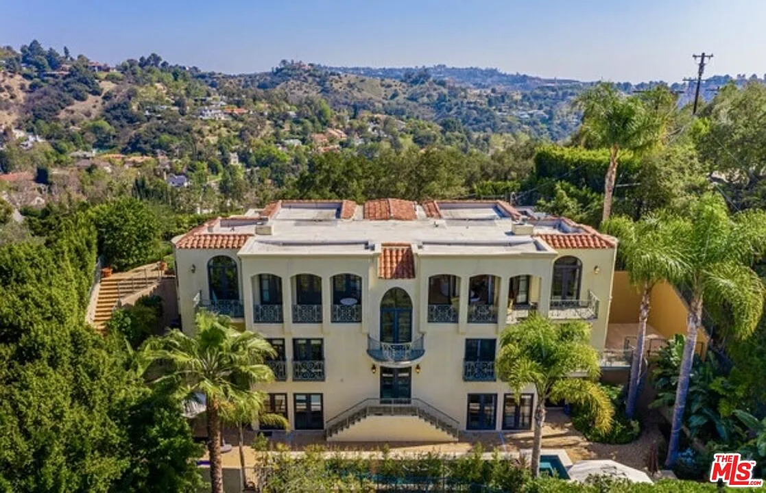 6 bed, 7.0 bath, 4874 sqft, $21,500 — Photo 2