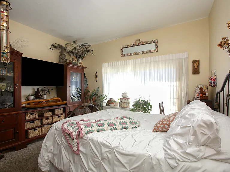 245 Hazel Ln — Photo 32