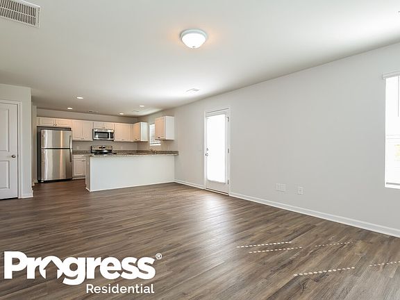 5th image of 431 Pollyanna Dr