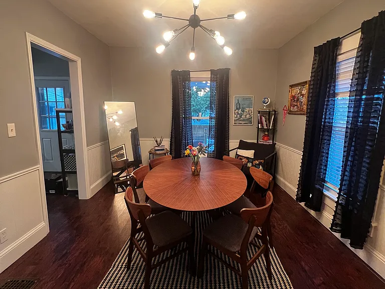 239 Illinois Ave — Photo 10