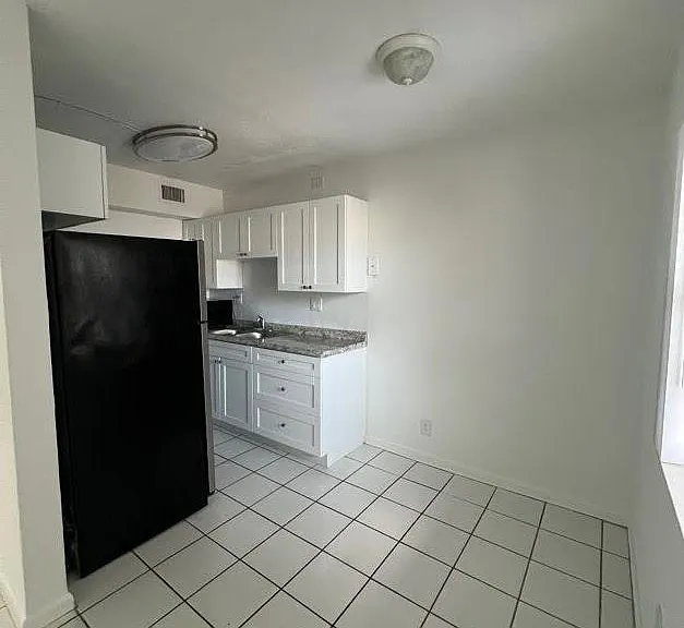 371 Sunshine Dr #H2 — Photo 5