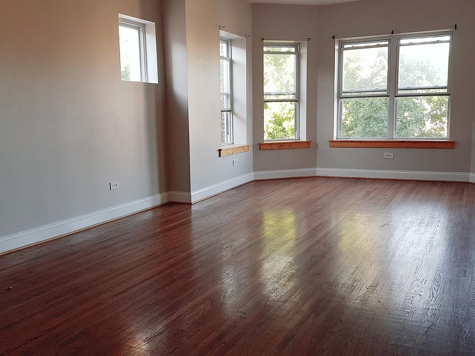 1st image of 6214 N Claremont Ave APT 3