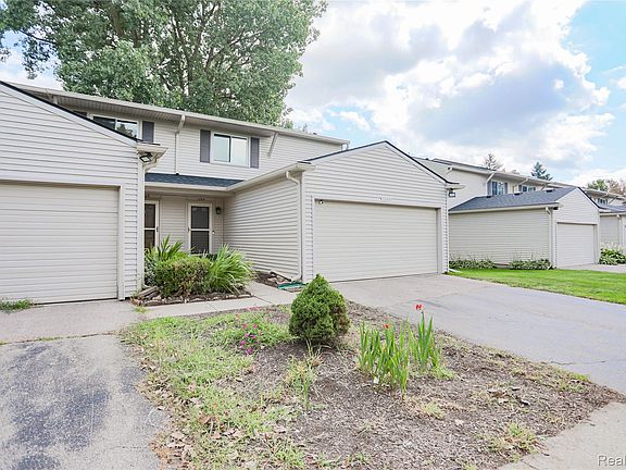 5th image of 1355 Lochaven Rd