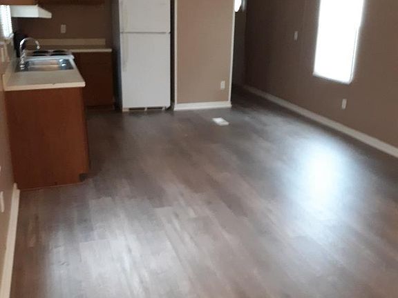 2nd image of 100 Eaglewood Dr