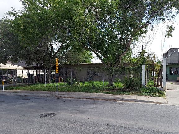 2nd image of 2610 Delia Ave