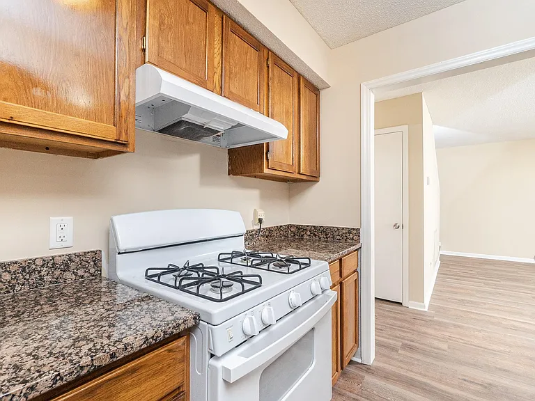 106 N Tunstall Ave — Photo 24