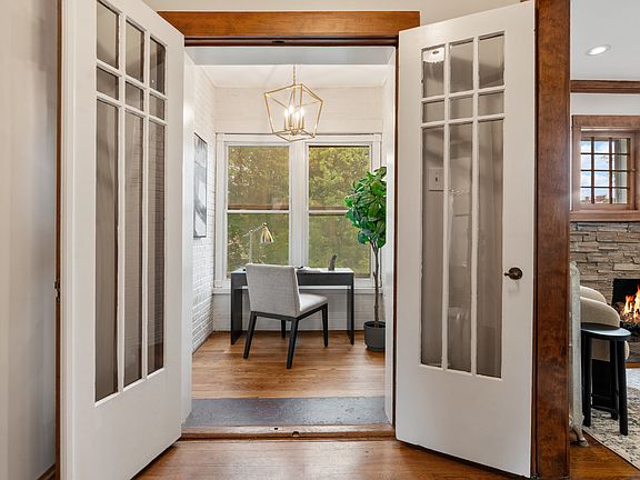 3rd image of 1469 W Berteau Ave #303