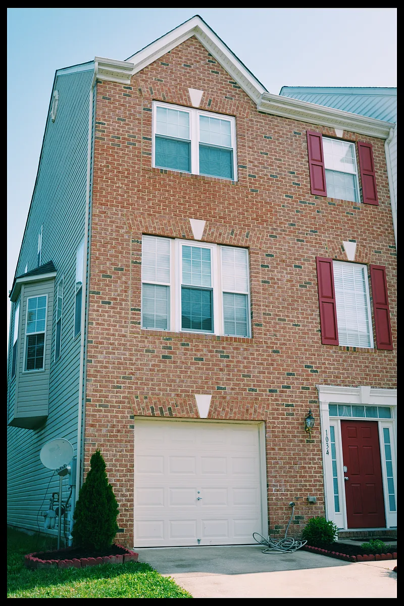 Building Photo - 1034 Lily Way