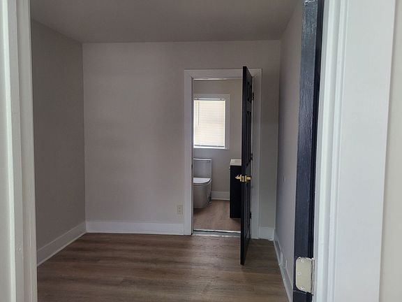 4th image of 1711 Coleman Ave