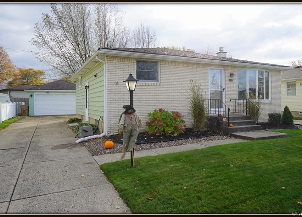 1st image of 119 Castlewood Dr