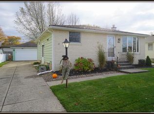 119 Castlewood Dr, Cheektowaga, NY 14227
