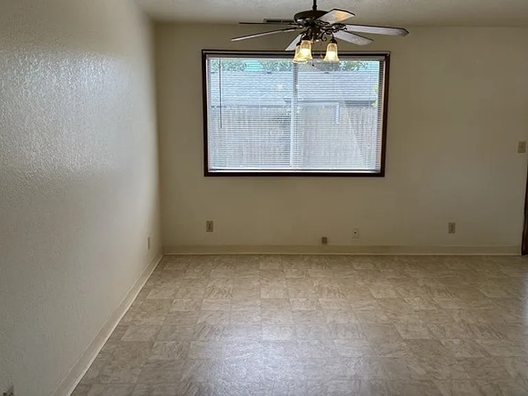 4836 Tanglewood Ct SE — Photo 3