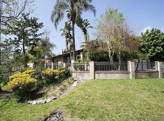 4th image of 5354 Della Ave