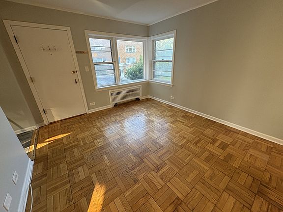 3rd image of 524 Michigan Ave APT 1S