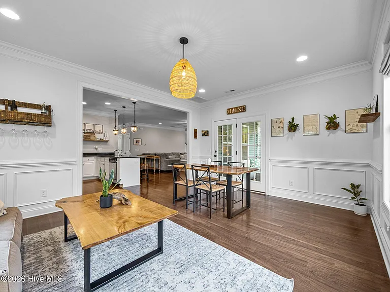 154 Cornel Ln — Photo 8