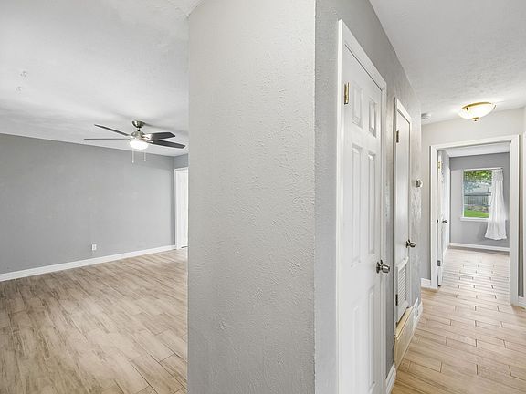 2nd image of 801 Broadway Ave
