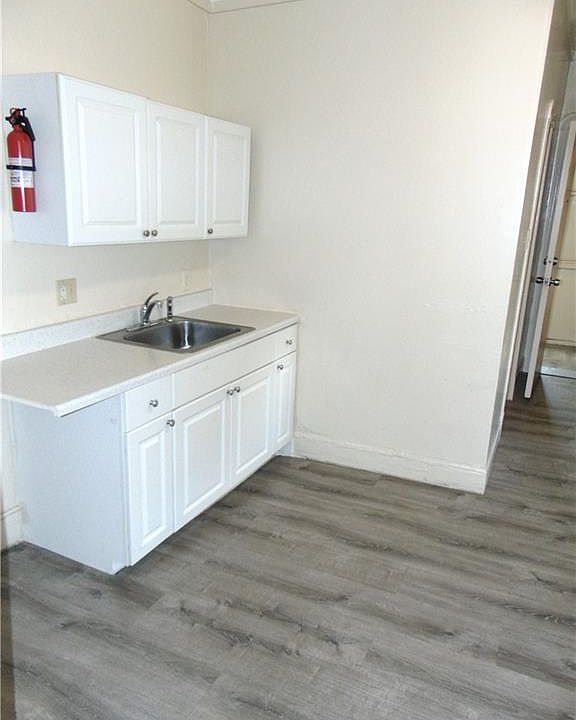 38 Brown St Hartford CT Zillow