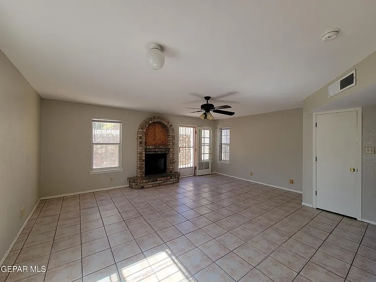 3200 Mountain Ridge Dr — Photo 5