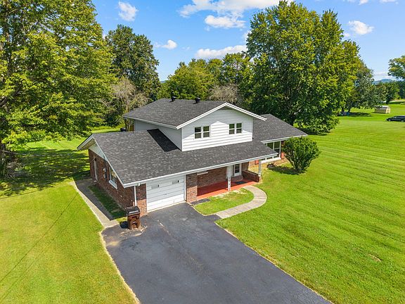 5th image of 884 Maple St