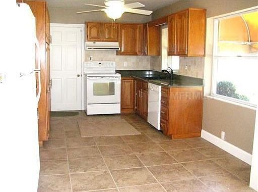 2nd image of 2916 Oberlin Ave