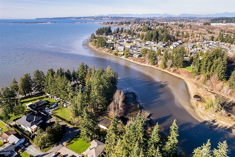 3rd image of 9088 Shipyard Lane