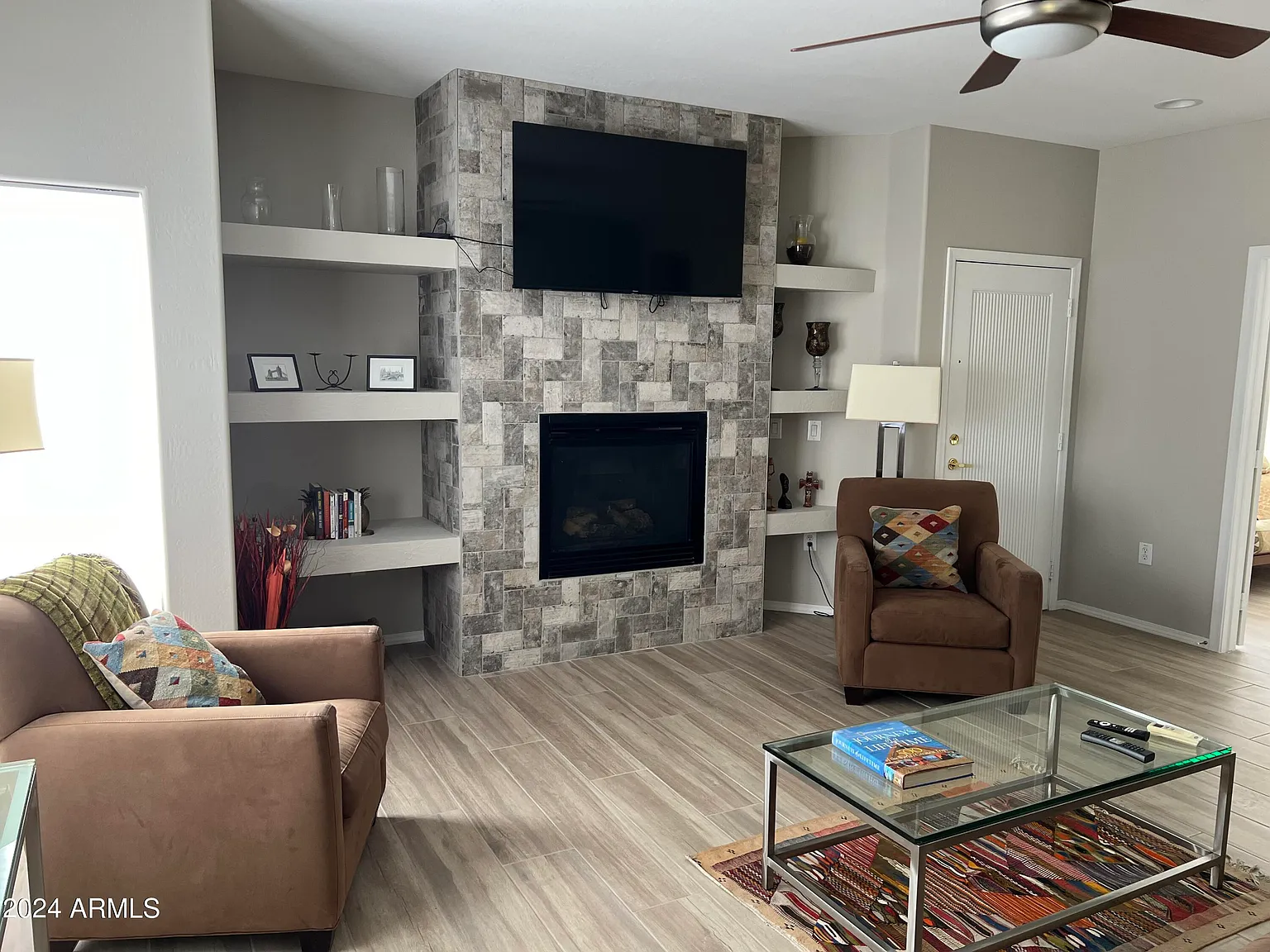 2 bed, 2.0 bath, 1863 sqft, $4,000 — Photo 3