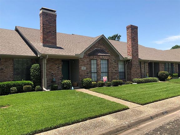 3rd image of 207 Goodwin Ln