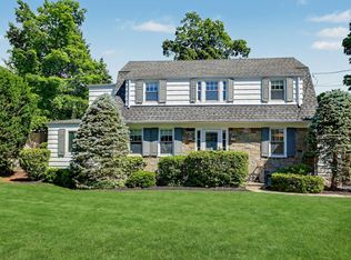 12 Rockview Dr, Greenwich, CT 06830