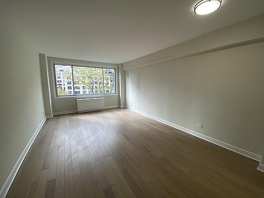 4th image of 340 E 51st St APT 8B