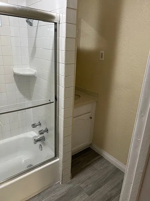 640 E Imperial Hwy - 640 1/2 — Photo 2