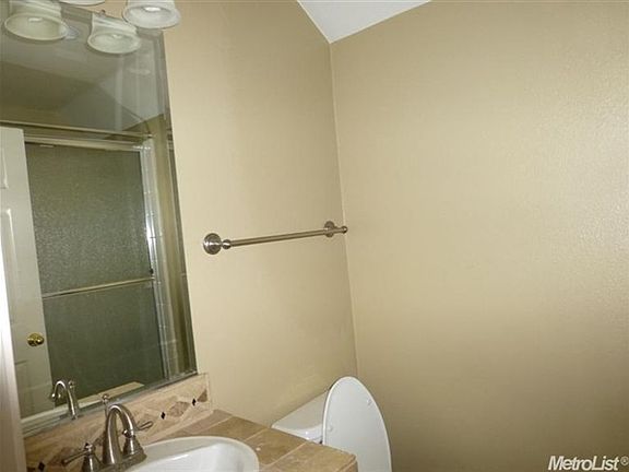 4th image of 2213 Mustang Dr