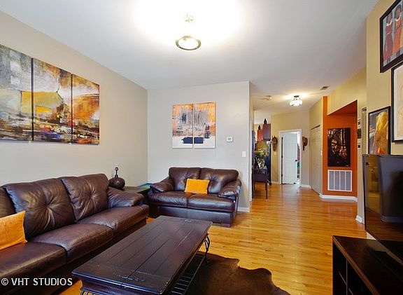 4th image of 3650 W Ainslie St APT 2
