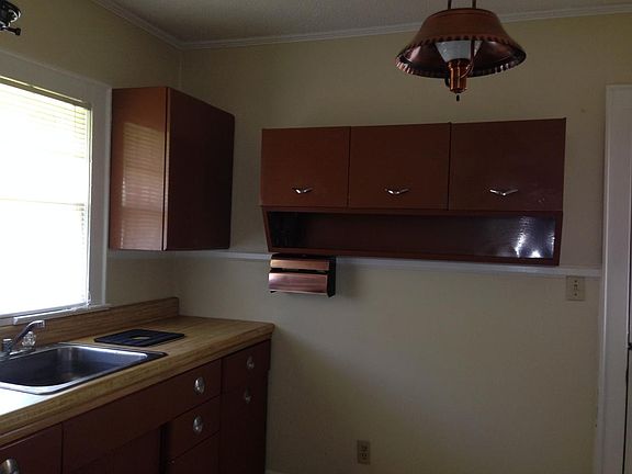 5th image of 103 Alden Ave