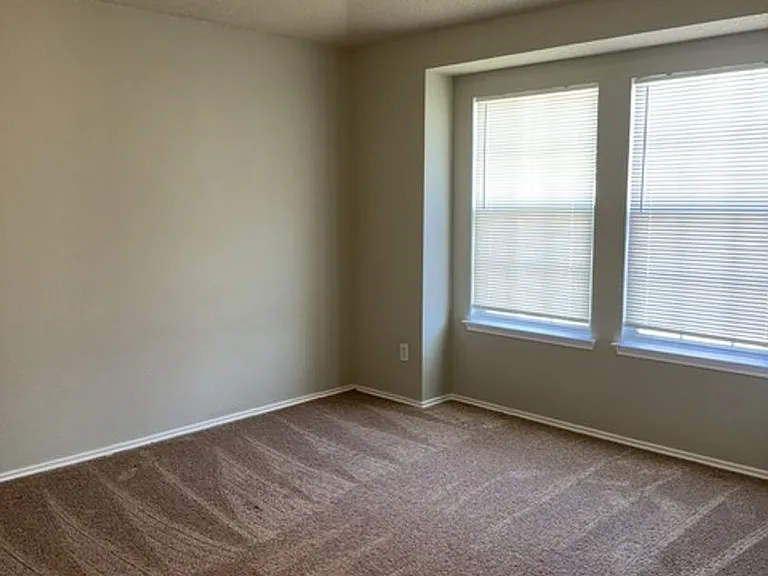 2411 Canyon Springs Dr — Photo 14