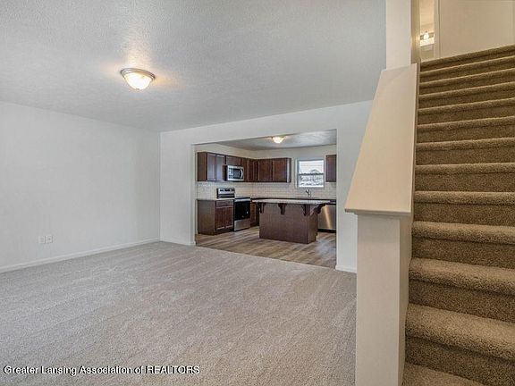2nd image of 1110 River Oaks Dr