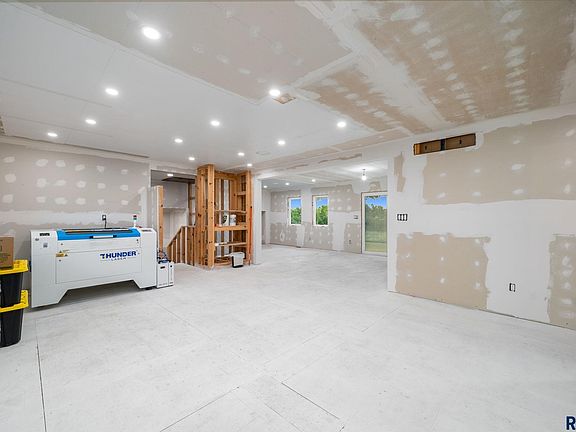 5th image of 2137 50th Ave