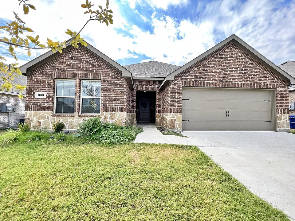 609 Range Dr