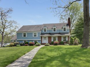 8 Chimney Ridge Dr, Morristown, NJ 07960
