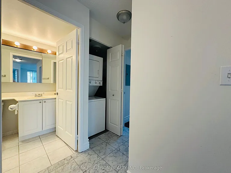 29 Pemberton Ave #1209 — Photo 8