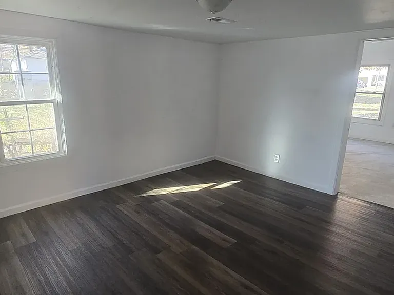 1834 E Monroe St — Photo 7
