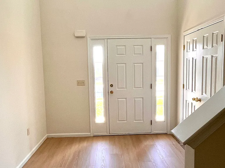 535 Marion Rd — Photo 2
