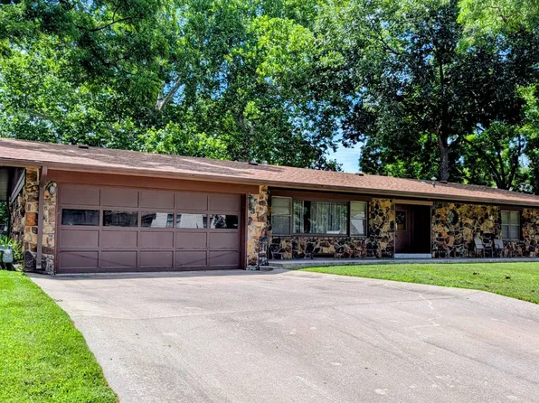315 N Washington Ave, Chanute, KS 66720